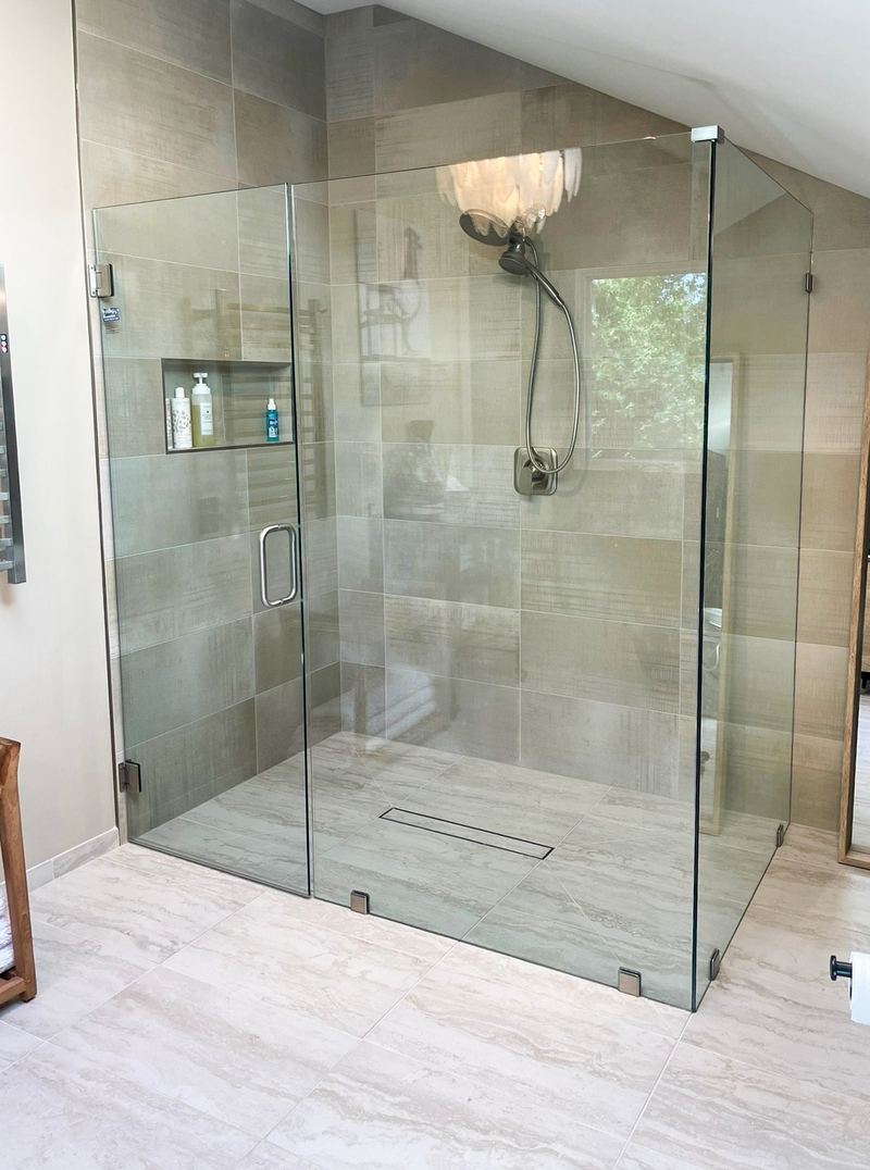 Clear Glass Corner Enclosure