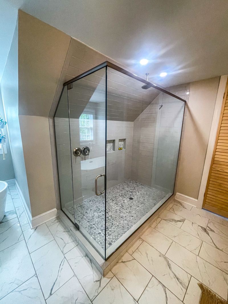 Neo-Angle Marble Enclosure
