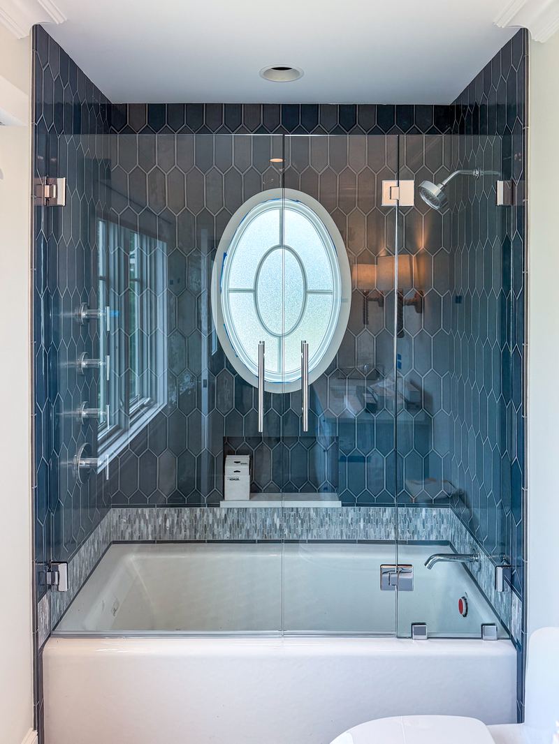 Tub and Shower with Porthole Window