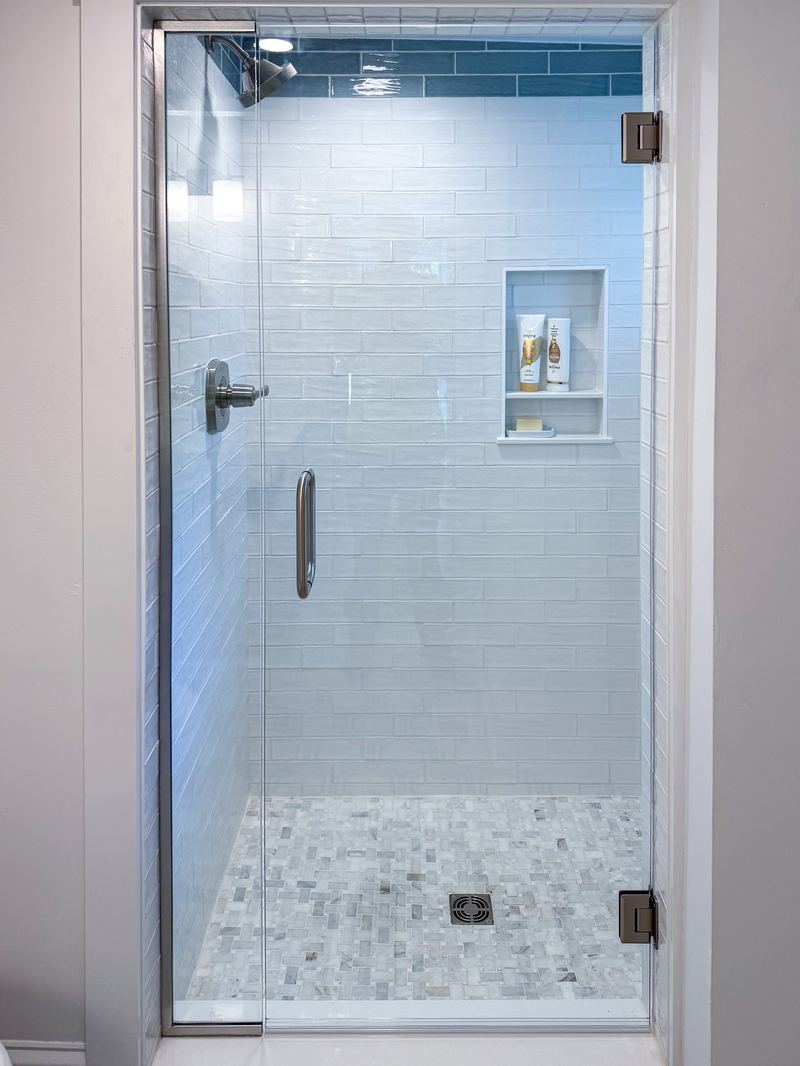 Frameless Shower with Tile Niche